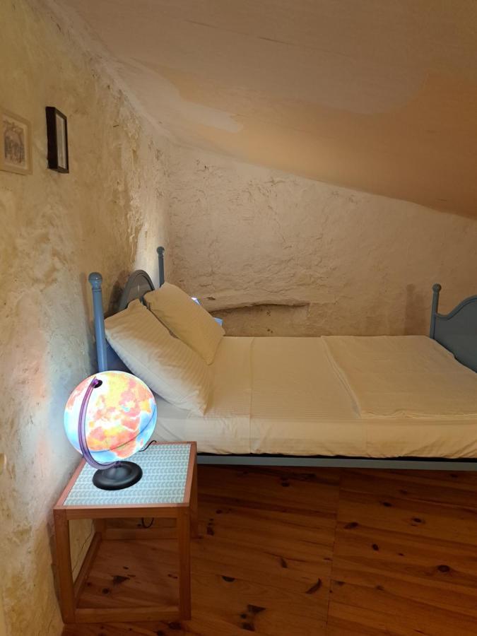La Maison De Gisele Bed & Breakfast Saint-Victor-des-Oules Luaran gambar
