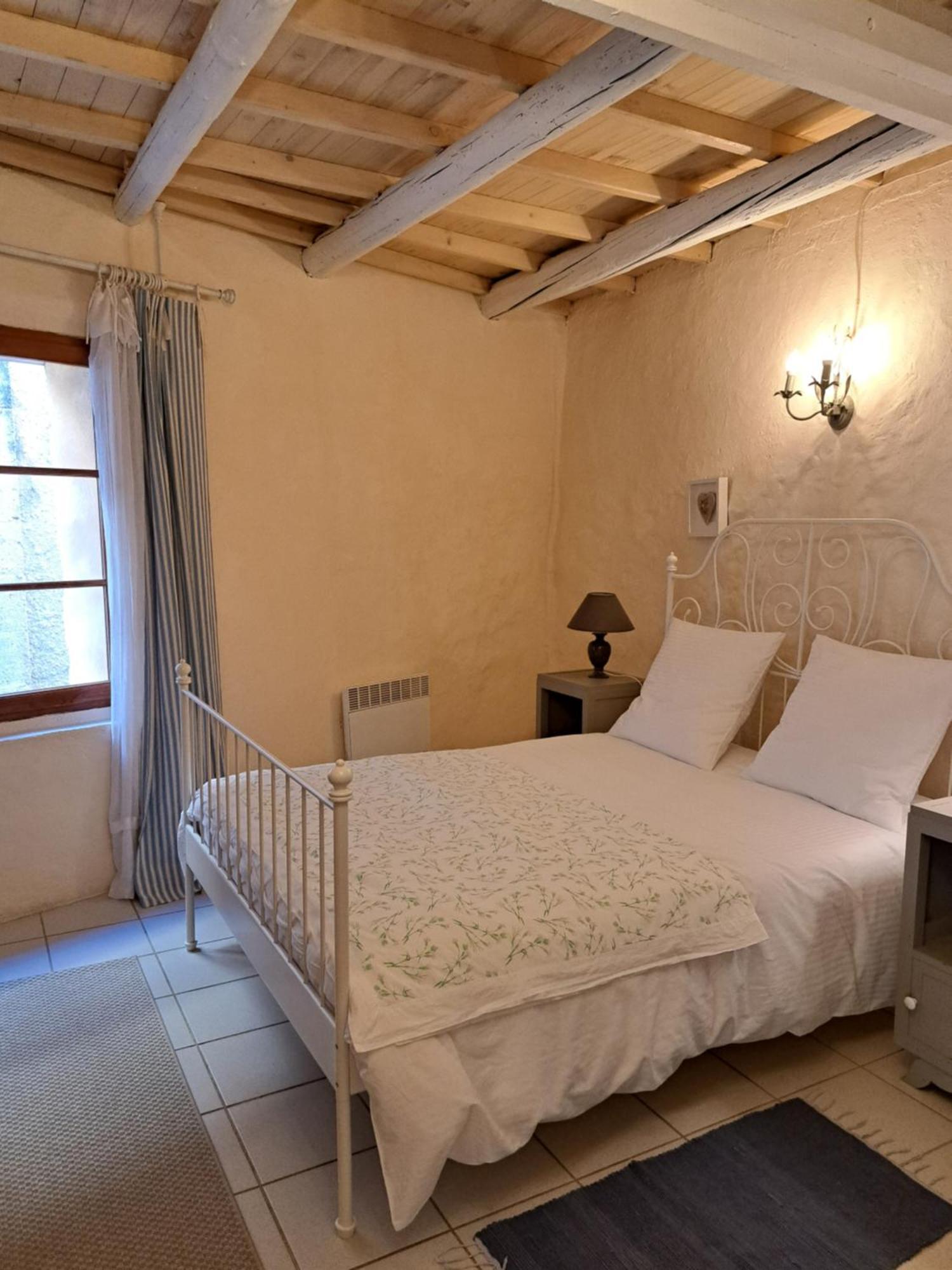 La Maison De Gisele Bed & Breakfast Saint-Victor-des-Oules Luaran gambar